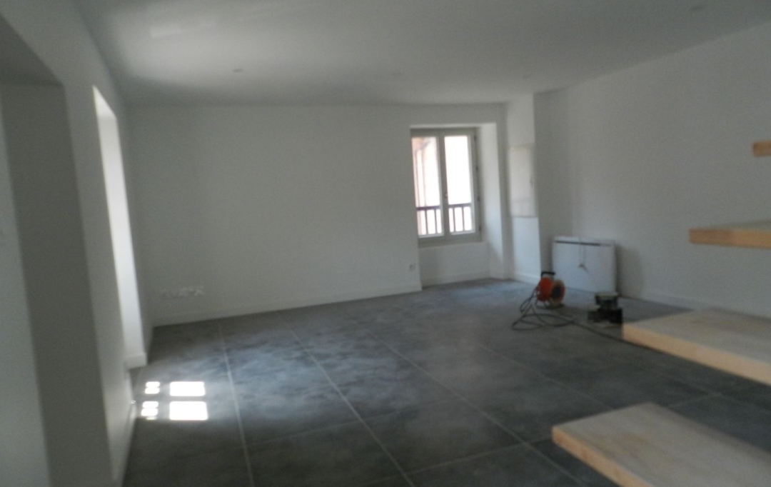  SARL PICOT IMMOBILIER -  La Petite Agence  : Appartement | SAINT-LAURENT-DU-PONT (38380) | 65 m2 | 690 € 