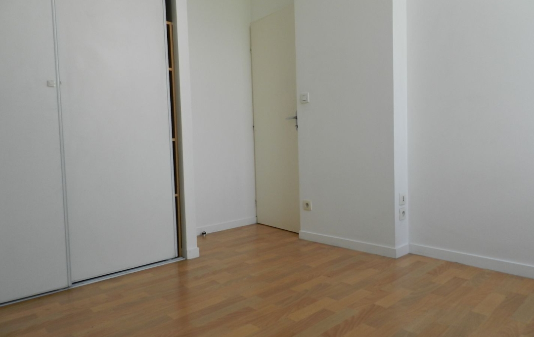  SARL PICOT IMMOBILIER -  La Petite Agence  : Apartment | SAINT-LAURENT-DU-PONT (38380) | 55 m2 | 743 € 