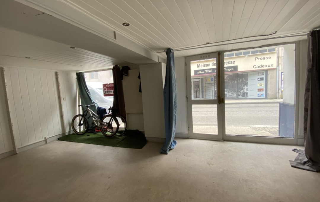  SARL PICOT IMMOBILIER -  La Petite Agence  : Local / Bureau | SAINT-LAURENT-DU-PONT (38380) | 32 m2 | 59 000 € 