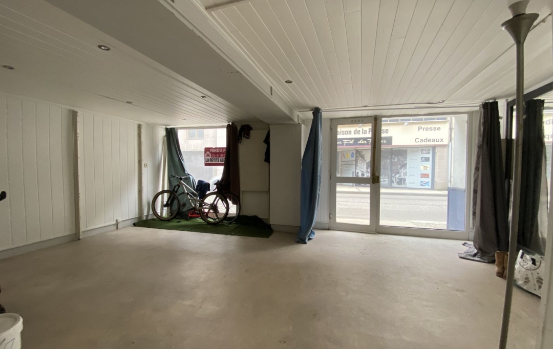  SARL PICOT IMMOBILIER -  La Petite Agence  : Local / Bureau | SAINT-LAURENT-DU-PONT (38380) | 32 m2 | 59 000 € 