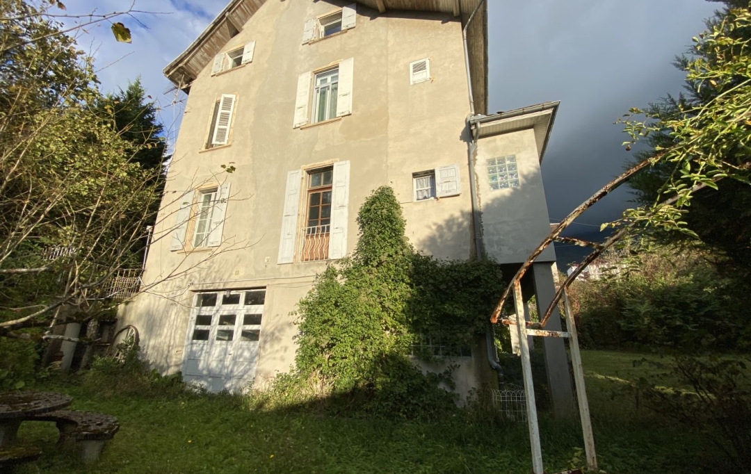  SARL PICOT IMMOBILIER -  La Petite Agence  : House | SAINT-LAURENT-DU-PONT (38380) | 195 m2 | 255 000 € 